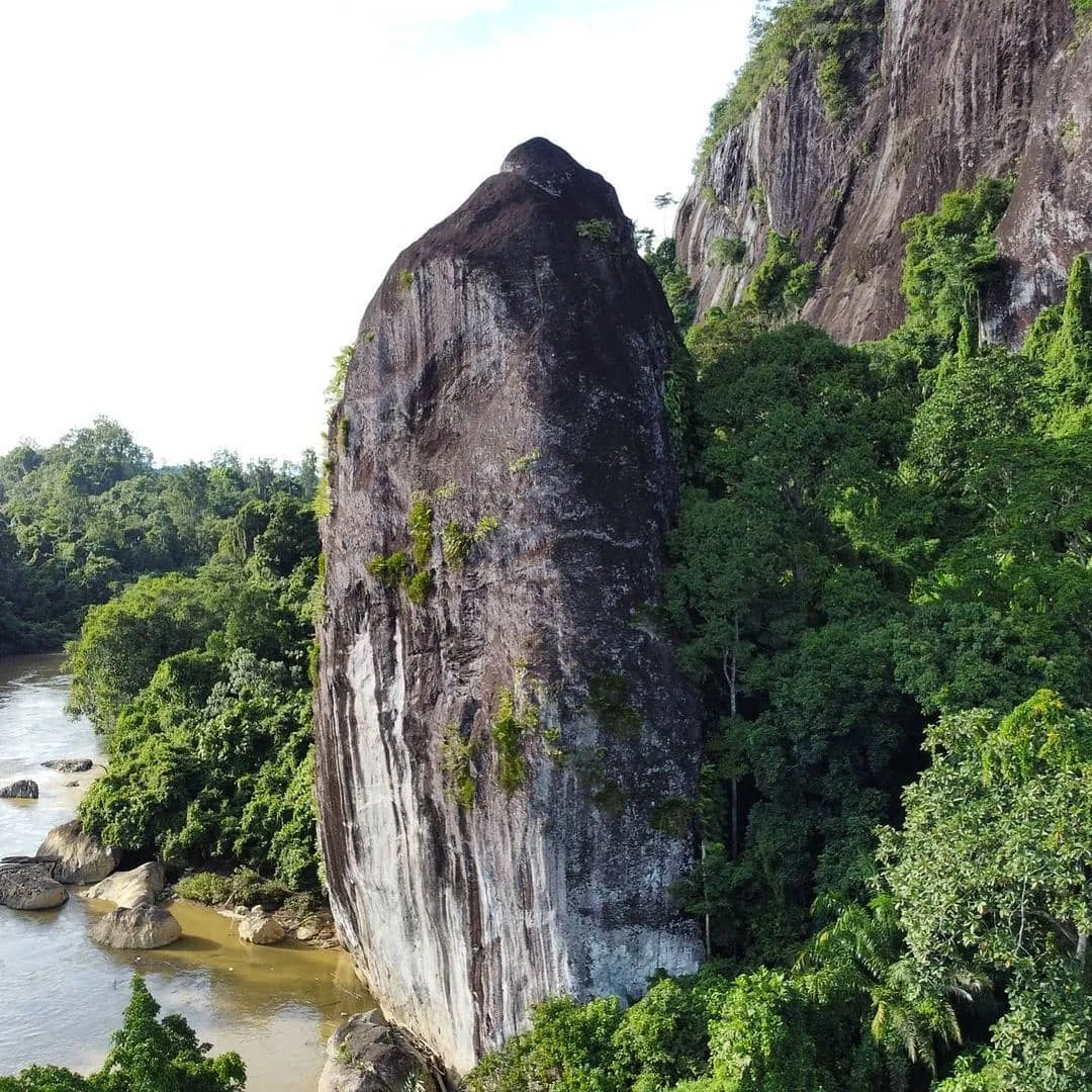 Wisata Alam Batu Suli Gunung Mas